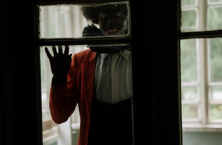 Egzorcyzm w kinie: 10 horrorów o opętaniach które wciągną cię w mroczny świat demonicznego