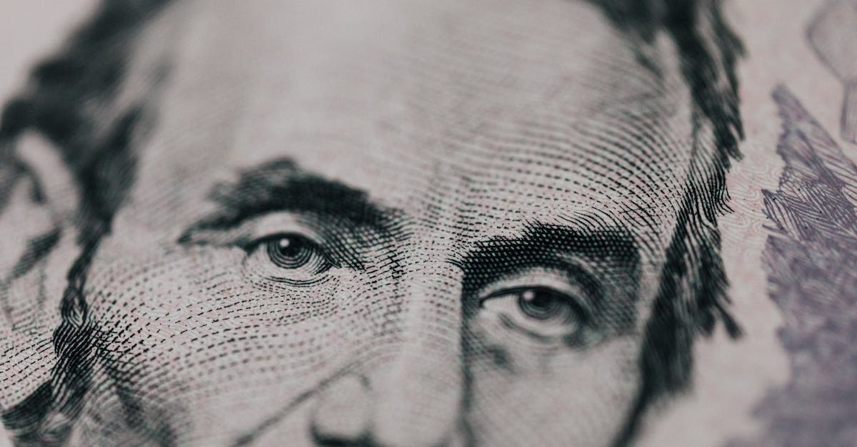 Dolar kurs – co wpływa na zmiany i jak to może wpłynąć na Twoje finanse?