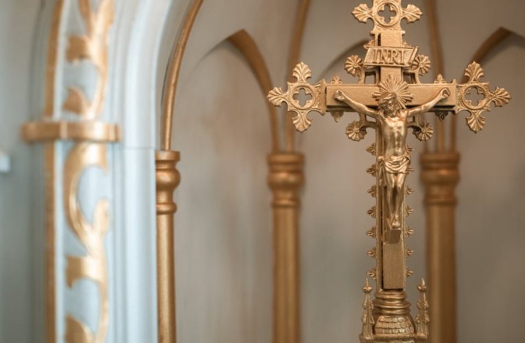 Komunia święta: Dlaczego jest tak ważna w życiu katolików?