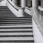 Jak wybrać najlepsze schody marmurowe w Warszawie?